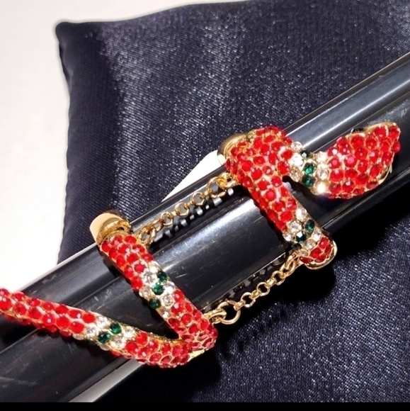 Red Crystal Snake Gold Tone Stretch Ring NWT - Picture 2 of 3